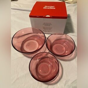 Social Studies Pink Glass Nesting Bowl Set (set of 3)